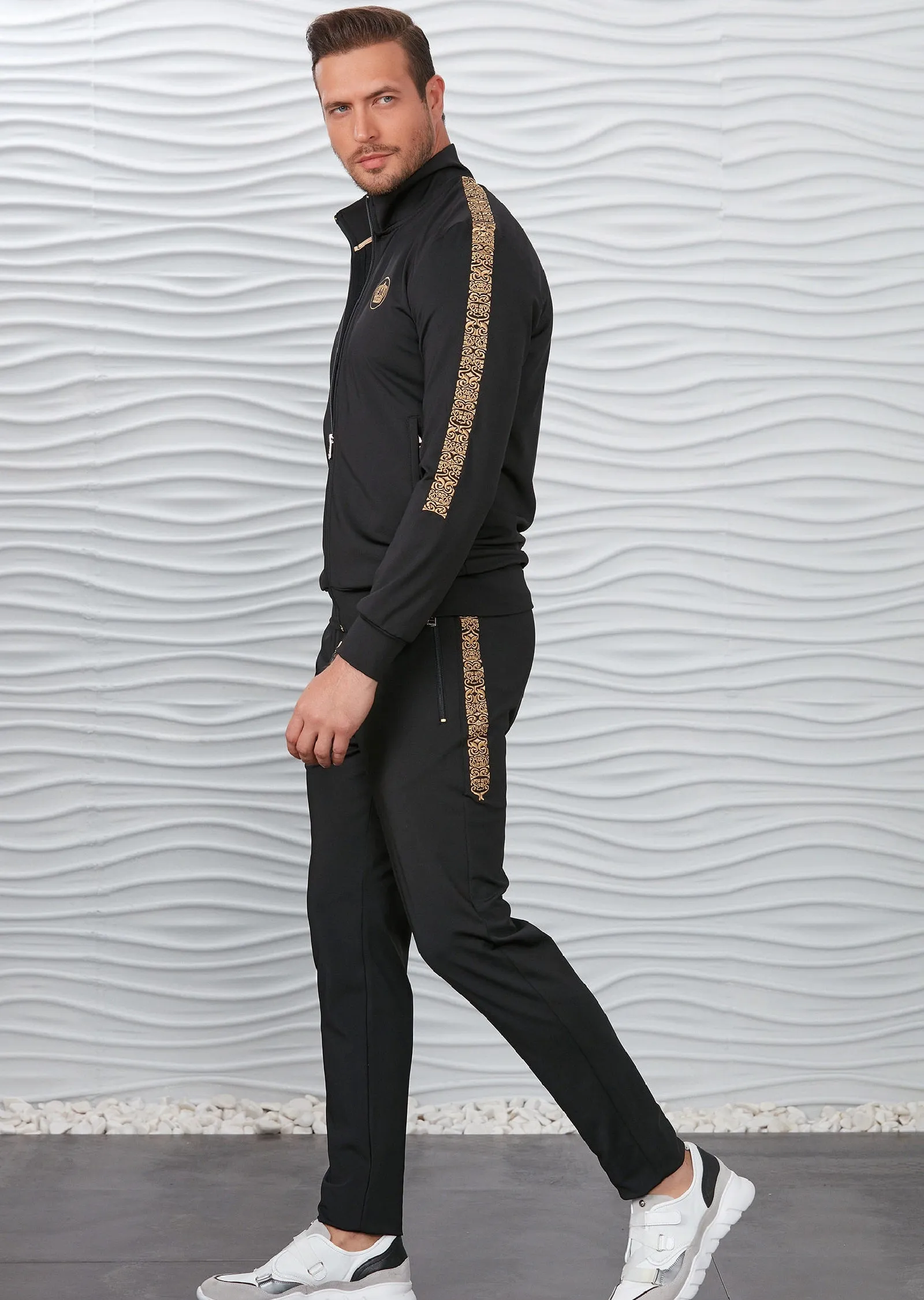 Black Gold Crown Embroidery 2-pieces Tracksuit