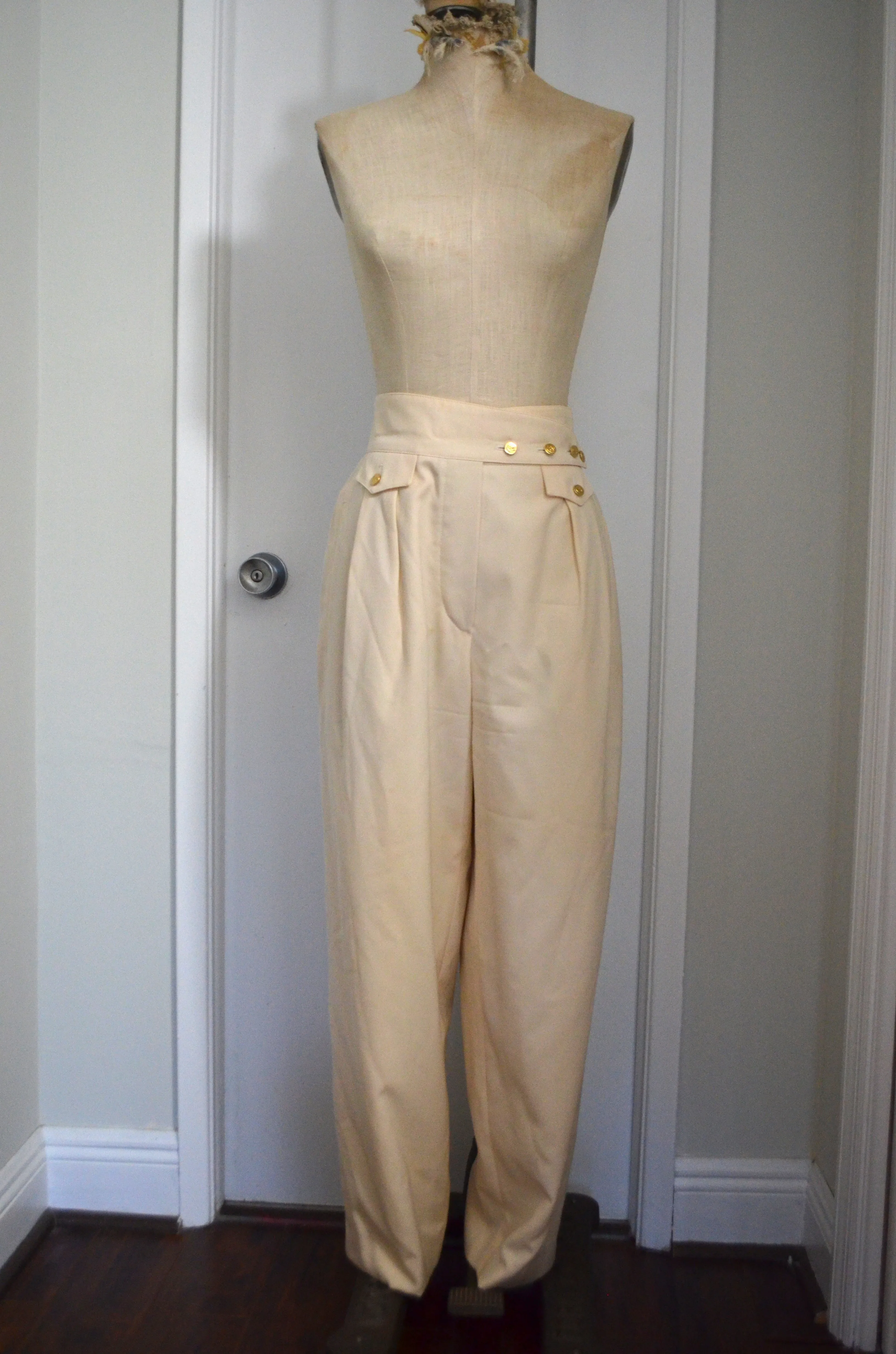 Escada High Waist Tailored beige Wide Leg pleated Trousers Pants