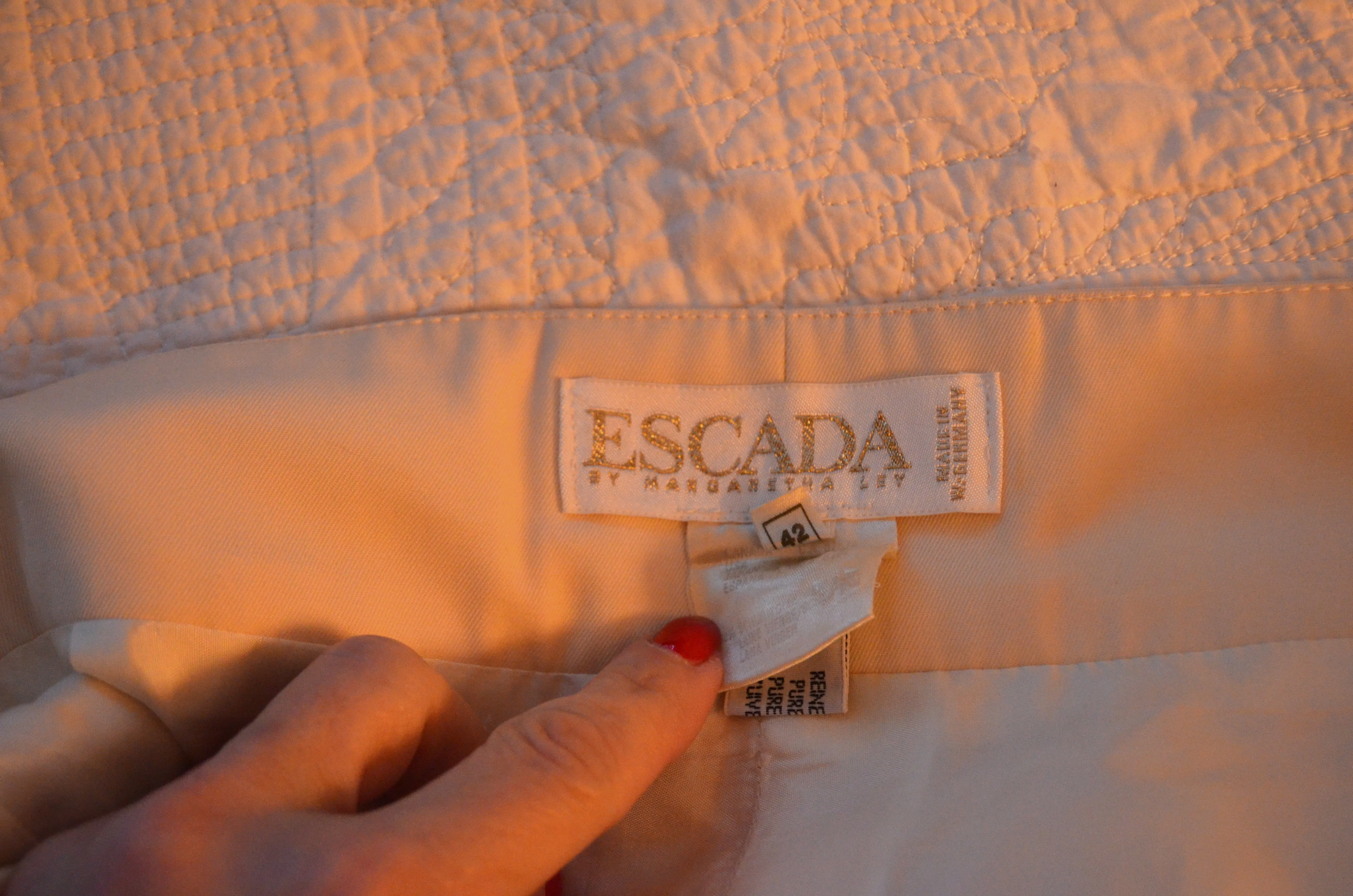 Escada High Waist Tailored beige Wide Leg pleated Trousers Pants