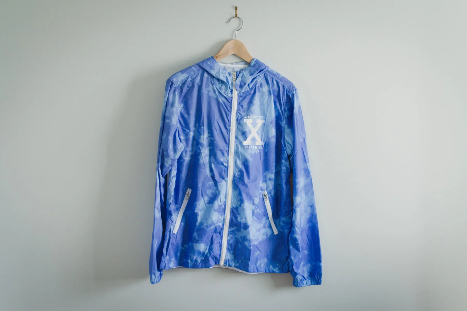 Tie-Dye Windbreaker in Blue